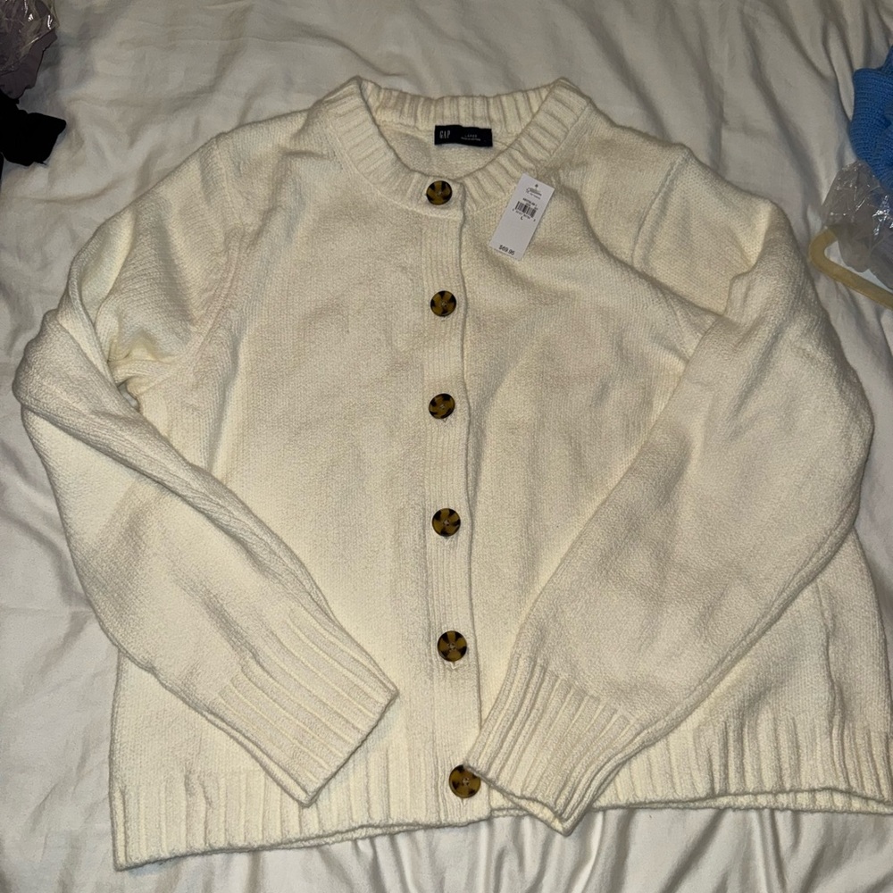 GAP Cream Cardigan Sweater NWT Size LG
